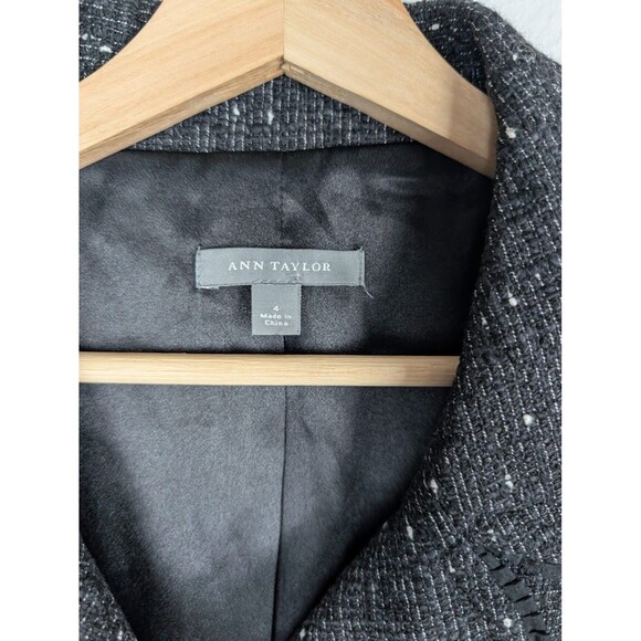 Ann Taylor Blazer Womens 4 Black Tweed Boucle Beaded Button Peter Pan Collar Mb - Picture 2 of 8